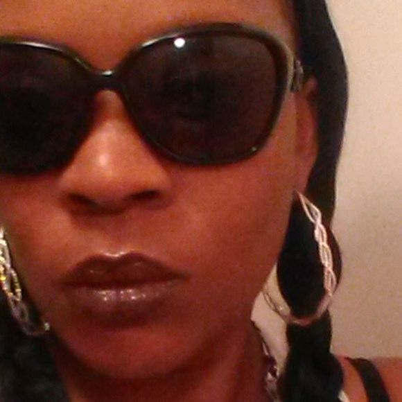 Meet your Posher, Clarissa - Picture 1 of 1